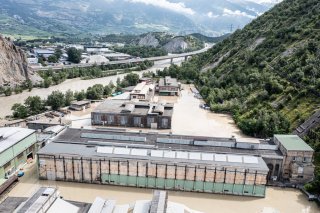 Encore bon nombre de semaines pour la remise en route des premières lignes de production de Consellium, à Sierre, comme à Chippis (ici le 1er juillet 2024)