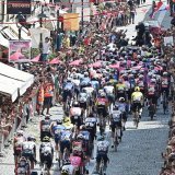 Une minute de silence a été observée dimanche au départ de la 2e étape de la Vuelta des professionnels. KEYSTONE/EPA/Alessandro Di Marco