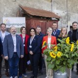 Les parties prenantes d'AgroImpact se sont réunies mardi à Daillens pour présenter la première plateforme de décarbonation des produits agricoles. KEYSTONE/CYRIL ZINGARO