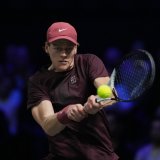 Jannik Sinner récupère la 1re place mondiale grâce à son sacre à Paris KEYSTONE/AP/Christophe Ena