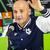 Peter Zeidler attend avec impatience le match de jeudi soir KEYSTONE/EPA/SALVATORE DI NOLFI