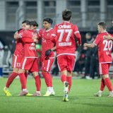 Buteur à Lugano, Liam Chipperfield (à gauche) est devenu un élément déterminant du onze de Didier Tholot.