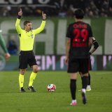 Lukas Fähndrich, dans le viseur de Didier Tholot après la défaite du FC Sion à Saint-Gall.