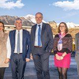 L’édition 2025 a marqué la fin de la présidence de Christophe Darbellay, conseiller d’État valaisan, et le passage de relais à Martial Saddier (deuxième depuis la gauche), Président du Département de la Haute-Savoie, conformément à l’alternance institutionnelle entre les membres du Conseil du Léman.