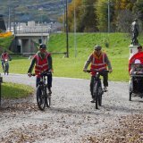 Les triporteurs de l'association "Biclou" sillonnent Martigny avec des personnes âgées.