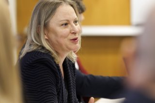 L'Université de Genève compte à la rentrée 18'200 étudiants, un record. Dans un entretien à la Tribune de Genève, sa rectrice Audrey Leuba s'inquiète des coupes prévues par la Confédération (archives). KEYSTONE/SALVATORE DI NOLFI