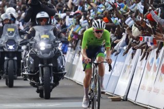 Incroyable victoire en solitaire de Tadej Pogacar à Kigali KEYSTONE/EPA/KIM LUDBROOK