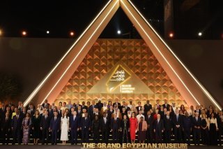 L'Egypte a inauguré en grande pompe le plus grand musée du monde "dédié à une seule civilisation", selon les mots du président Sissi. KEYSTONE/EPA/JOAO RELVAS