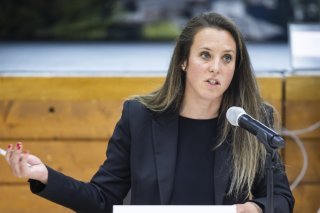 La conseillère d'Etat Franziska Biner a dû puiser dans les réserves pour présenter un budget légèrement bénéficiaire (photo d'archives). KEYSTONE/CYRIL ZINGARO
