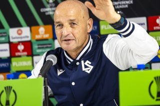 Peter Zeidler attend avec impatience le match de jeudi soir KEYSTONE/EPA/SALVATORE DI NOLFI