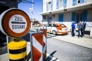 Chaque jour, plus de 4'000 travailleurs traversent la frontière à Saint-Gingolph en direction de la Riviera vaudoise et du Chablais
