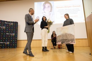 Le premier prix du mérite soignant a été remis mardi soir par le conseiller d'Etat Mathias Reynard