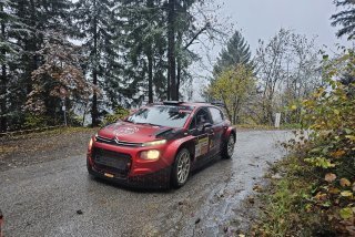 Jos Verstappen et Renaud Jamoul ont signé les meilleurs temps lors des trois premières spéciales avant de se faire chiper la première place par Hirschi après l'ES 4