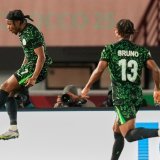 Ademola Lookman (à gauche) a été le grand homme de la victoire du Nigeria. KEYSTONE/AP/Mosa'ab Elshamy