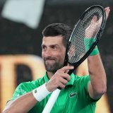 Novak Djokovic a maîtrisé son sujet lundi à Melbourne KEYSTONE/AP/Aaron Favila