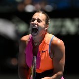Aryna Sabalenka a dû batailler vendredi au 3e tour à Melbourne KEYSTONE/EPA/LUKAS COCH