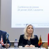 Le ministre du canton du Jura Stéphane Theurillat, la conseillère d'Etat genevoise Nathalie Fontanet et la présidente du Conseil d'Etat vaudois Christelle Luisier Brodard (de g. à d.) ont dit la ferme opposition des gouvernements de Suisse occidentale à l'initiative "200 francs, ça suffit!". KEYSTONE/SALVATORE DI NOLFI