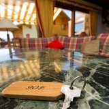 C'est le nombre de touristes en provenance d'Amérique (+8,4%) qui a le plus augmenté, suivi par celui des Européens (+7,5%), Italie en tête (+20,6%), puis des voyageurs venant d'Asie (+5,9%). KEYSTONE/JEAN-CHRISTOPHE BOTT