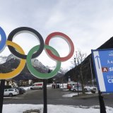 La neige est tombée à point nommé sur les sites olympiques KEYSTONE/AP/ALESSANDRO TROVATI