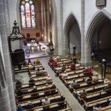 Les communautés chrétiennes du canton de Vaud sont en recul entre 2014 et 2024, tandis que les personnes sans religion sont plus nombreuses. (Image d'illustration) KEYSTONE/JEAN-CHRISTOPHE BOTT