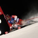 Loïc Meillard a réalisé une très bonne première manche sur une piste difficile à skier. KEYSTONE/AP/Gabriele Facciotti