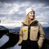 Fanny Smith espère que ses soucis de dos vont se résoudre avant la course olympique. KEYSTONE/JEAN-CHRISTOPHE BOTT