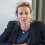 L'étude mandatée par le Département de l'économie et de l'emploi (DEE) dirigé par la conseillère d'Etat genevoise Delphine Bachmann montre que la part des rémunérations inférieure au salaire minimum s'est presque réduite de moitié deux ans après le début de celui-ci (archives). KEYSTONE/MARTIAL TREZZINI