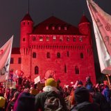 Depuis le 2 octobre 2025, cinq manifestations ont rassemblé au total plusieurs dizaines de milliers de personnes dans la rue à Lausanne. Jusqu'à treize journées de grève ont été effectuées selon les secteurs de la fonction publique vaudoise (archives). Keystone/CYRIL ZINGARO