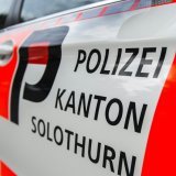 Un enfant a été grièvement blessé lors d’une collision avec une voiture à Bellach (SO) samedi. Keystone/PETER SCHNEIDER