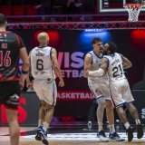 Les Fribourgeois ont renversé la table dans les dernières minutes à Montreux. KEYSTONE/MARTIAL TREZZINI