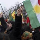 De nombreuses manifestations en faveur du Kurdistan syrien, appelé Rojava par les Kurdes, ont eu lieu ces dernières semaines, comme ici à Zurich (archives). KEYSTONE/CLAUDIO THOMA