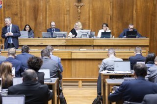 Le Grand Conseil a refusé d'octroyer 20 postes supplémentaires à l'Etat du Valais. KEYSTONE/CYRIL ZINGARO
