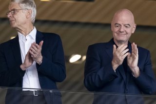 Arsène Wenger et Gianni Infantino veulent modifier la règle du hors-jeu KEYSTONE/ENNIO LEANZA