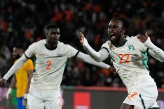 Guessand (à droite) et la Côte d'Ivoire ont arraché la 1re place de leur groupe mercredi à la CAN KEYSTONE/AP/Themba Hadebe