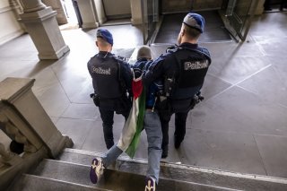 Les manifestants pour Gaza avaient été délogés en 2024 de l'Ecole polytechnique fédérale de Zurich (EPFZ) par la police (archives). KEYSTONE/MICHAEL BUHOLZER