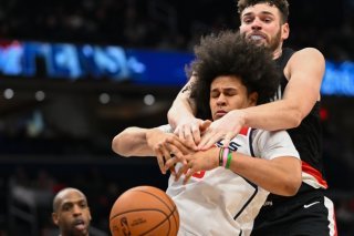 Les Trail Blazers ont tout tenté pour stopper Kyshawn George (au premier plan) mardi, en vain KEYSTONE/AP/John McDonnell