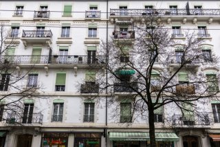 De nombreux locataires de cinq immeubles du quartier de la Jonction ont vu leurs baux résiliés à Genève. KEYSTONE/SALVATORE DI NOLFI