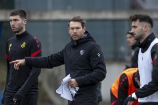 Stephan Lichsteiner fait face à un grand défi pour son premier match à la tête du FC Bâle. KEYSTONE/GEORGIOS KEFALAS