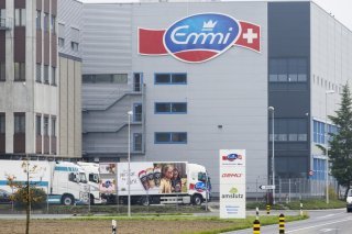 Emmi a poursuivi sa croissance l'an dernier, tirant profit des acquisitions opérées notamment dans le domaine de desserts (archives). KEYSTONE/CHRISTIAN BEUTLER