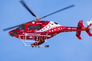 Les secouristes, dépêchés sur place à bord d'un hélicoptère d'Air Zermatt, n'ont rien pu faire pour le skieur (archives). KEYSTONE/JEAN-CHRISTOPHE BOTT