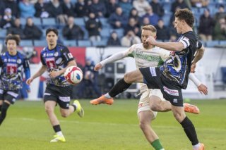 Pius Dorn (à droite) et Lucerne se sont battus jusqu'au bout pour aller chercher l'égalisation. KEYSTONE/URS FLUEELER