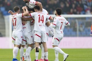 Les joueurs de Thoune peuvent se congratuler KEYSTONE/GAETAN BALLY