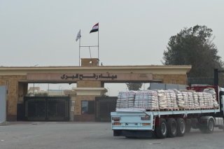 Le point de passage de Rafah, entre la bande Gaza et l'Egypte, a rouvert lundi. Les habitants peuvent traverser la frontière sous des conditions strictes (archives). KEYSTONE/EPA/STRINGER