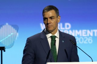 L'interdiction des réseaux sociaux au moins de 16 ans est l'une des mesures que le Premier ministre espagnol Pedro Sanchez aimerait mettre en place. KEYSTONE/EPA/ALI HAIDER