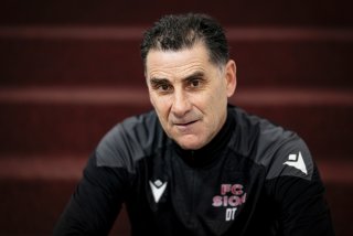 Didier Tholot, entraîneur du FC Sion, pose pendant une conférence de presse lors de la reprise de l'entrainement