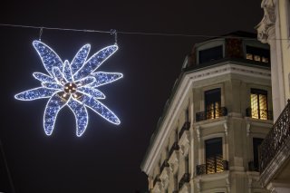 Les communes valaisannes devraient-elles renoncer aux illuminations de Noël cette année? La question se fait petit à petit une place dans le débat public. Mais est-ce vraiment utile pour éviter la pénurie d’électricité ?