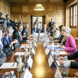 Les discussions entre la conseillère fédérale Elisabeth Baume-Schneider et les acteurs cantonaux et locaux à propos du centre fédéral pour requérants d’asile de Boudry (NE) ont eu lieu sous forme d’une table ronde.